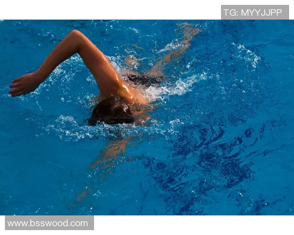 蝶泳训练中常见错误及其纠正方法解析与技巧提升建议